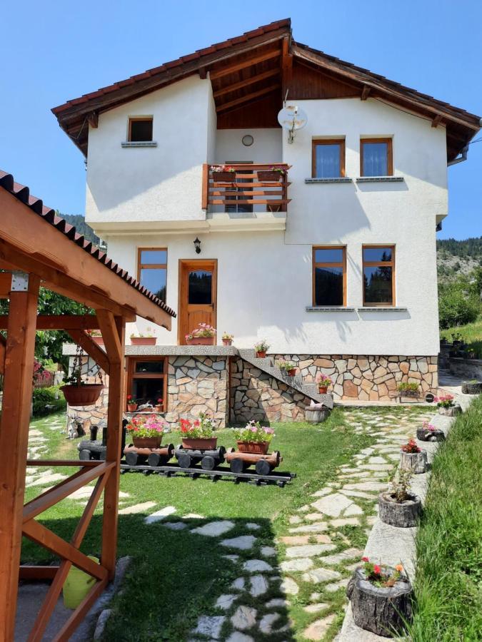 Вила Здравец Yagodina Exterior foto